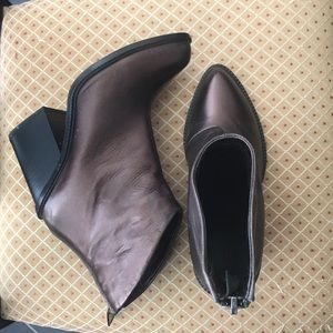 Diesel bronze metallic ankle booties SZ 38